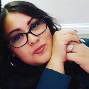 Meet your Posher, Yesenia